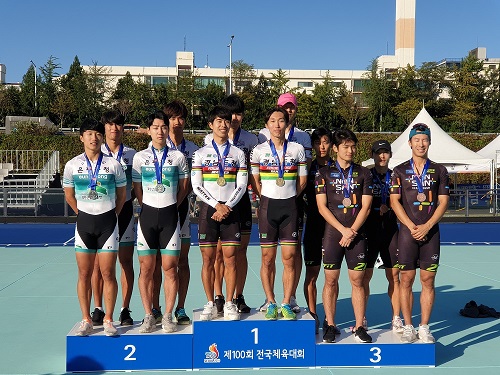 롤러팀남자3000m계주금메달.jpg