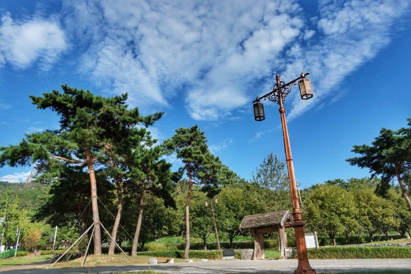 5.구지봉뒤편 조성된 공원.jpg