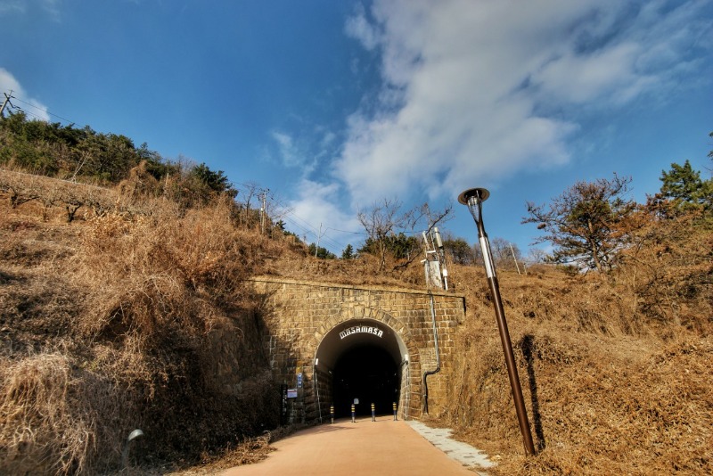 2.마사 터널의 입구 모습.jpg