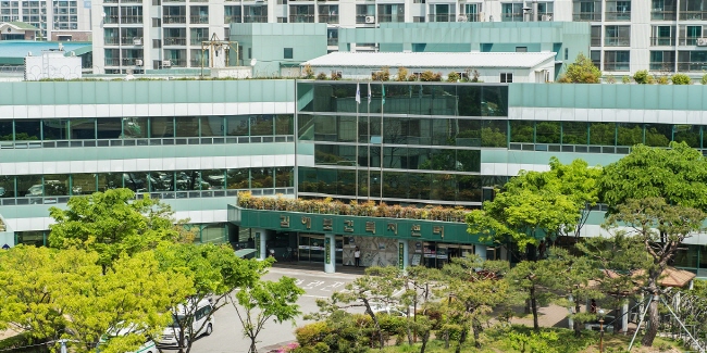 [크기변환]5.28(김해시  고위험군 코로나19 백신접종 당부)1.jpg